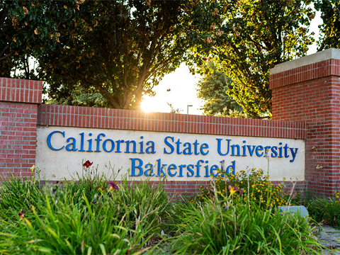 An image of the CSU Bakersfield campus sign.