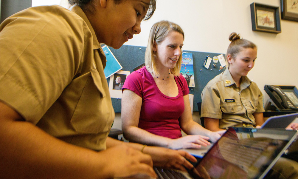  Dr. Julie Simons at California State University Maritime Academy and students work on laptops